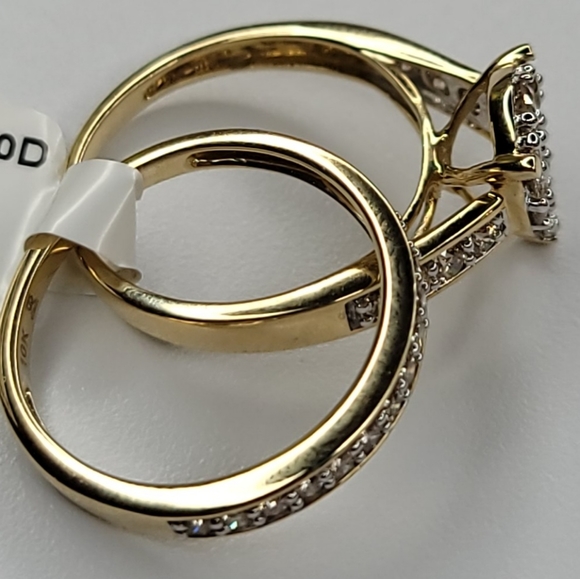 10K Diamond Ring Set - Picture 15 of 16